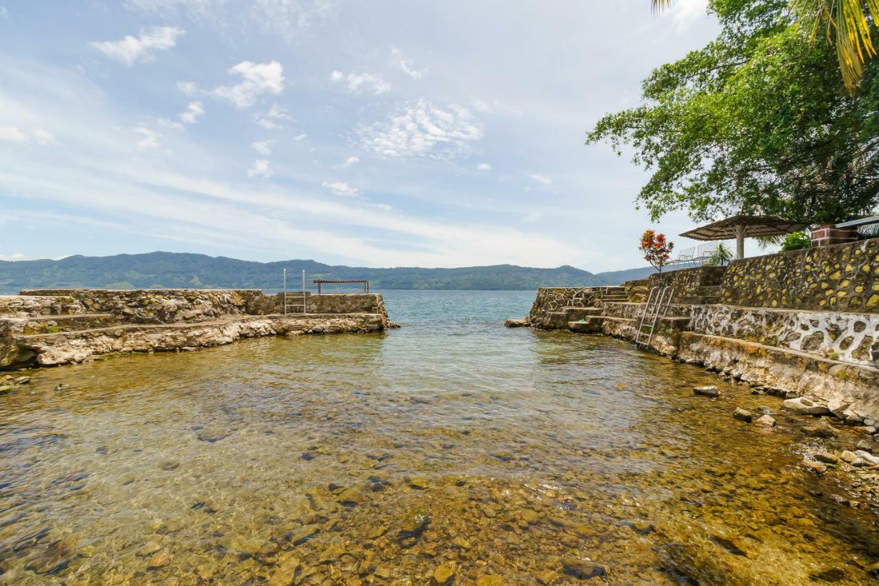 Hotel RedDoorz @ Tuktuk Danau Toba Zewnętrze zdjęcie