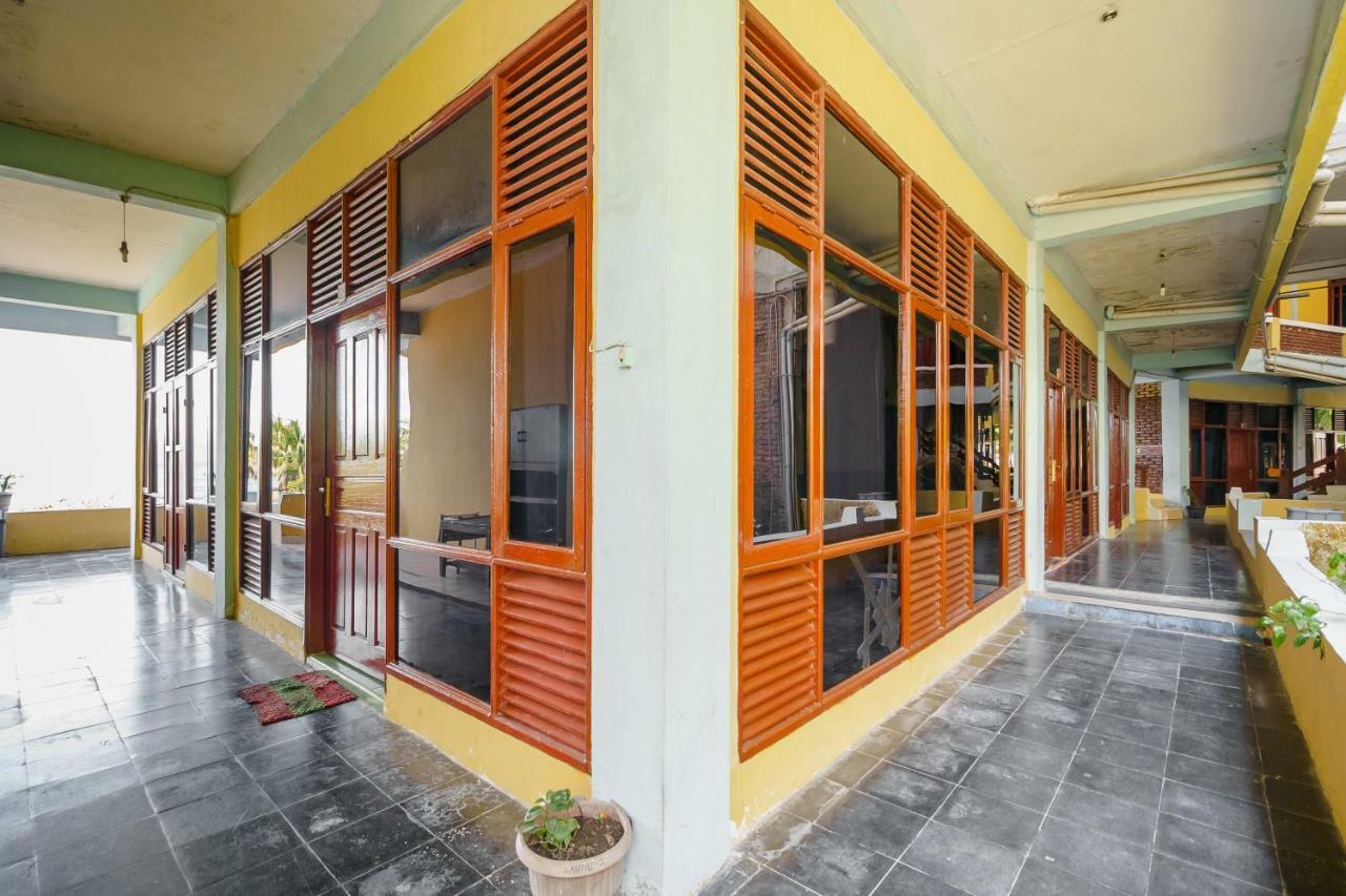 Hotel RedDoorz @ Tuktuk Danau Toba Zewnętrze zdjęcie