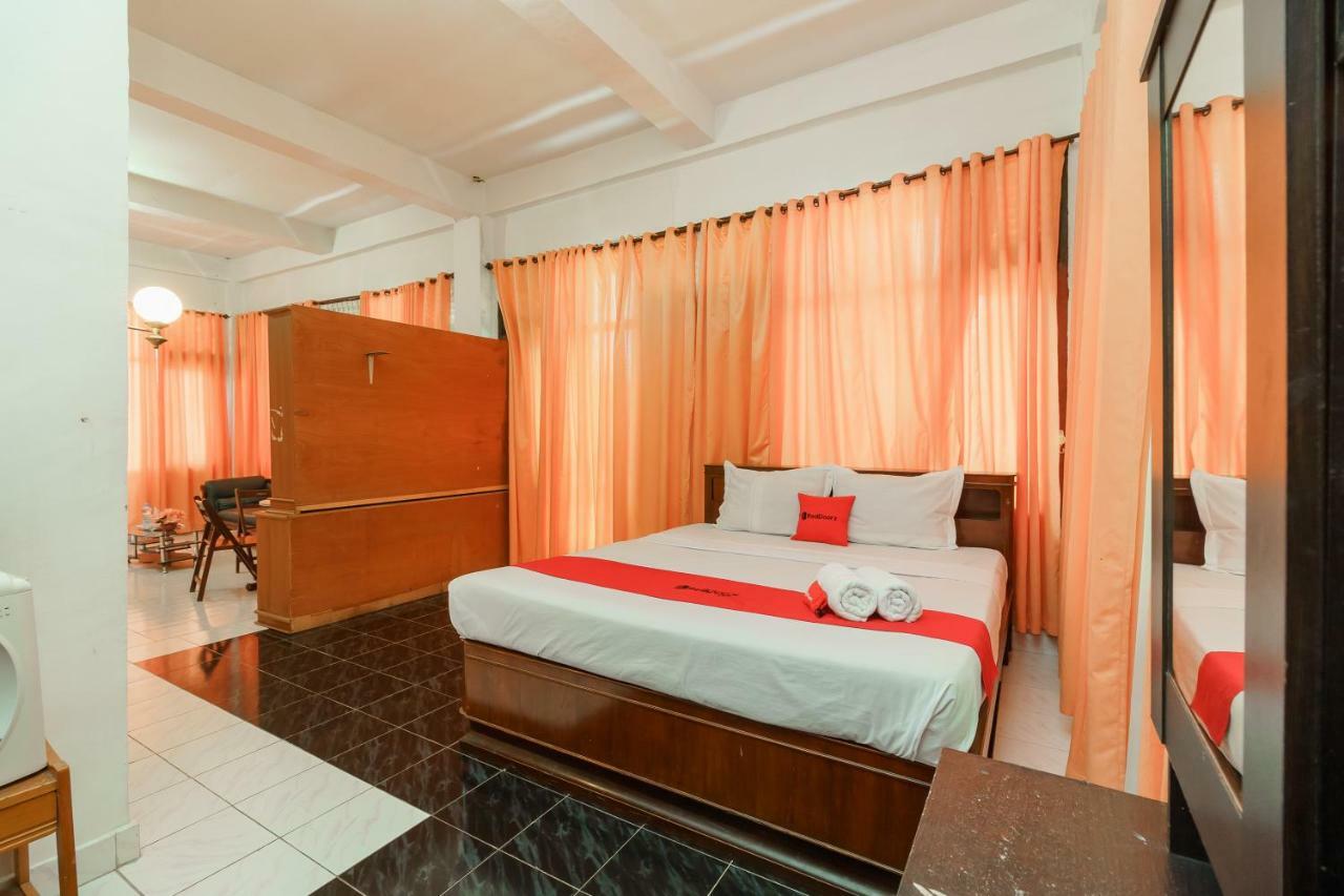 Hotel RedDoorz @ Tuktuk Danau Toba Zewnętrze zdjęcie